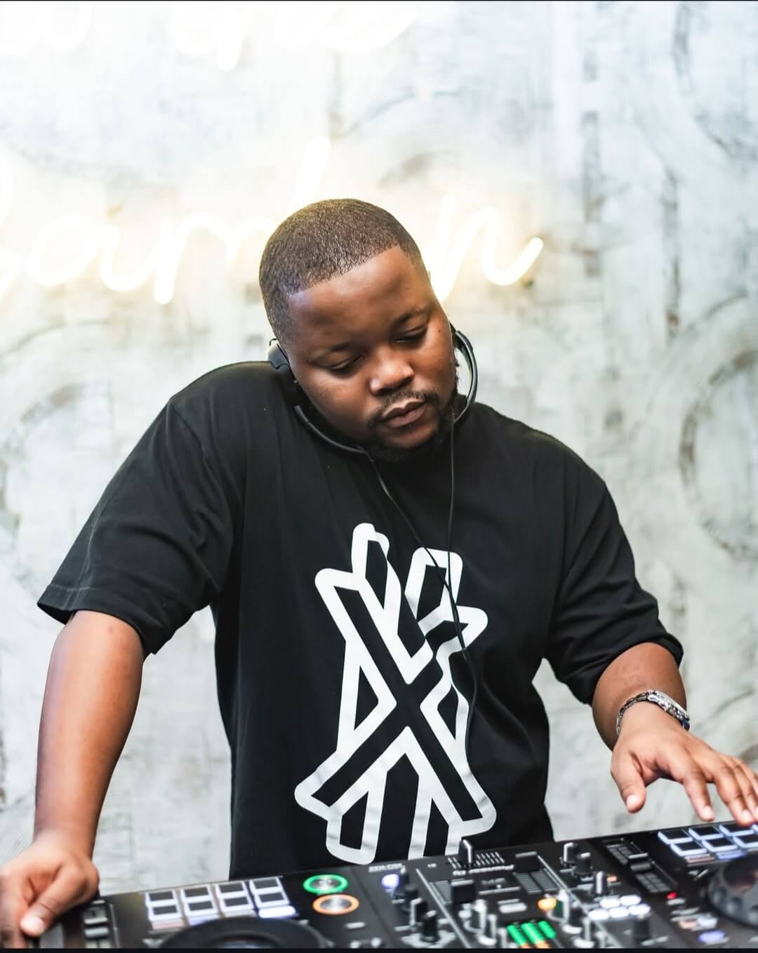 DJ Andy West in action